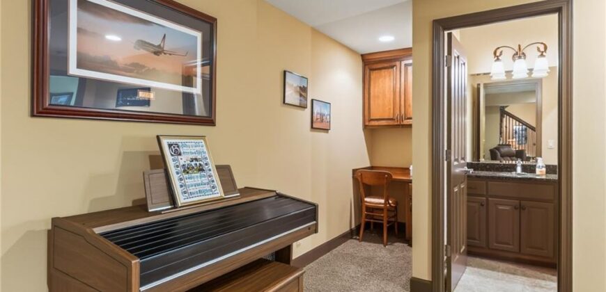 9657 Lime Stone Road, Parkville, MO 64152