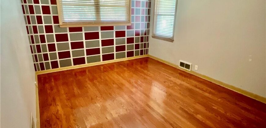 3706 N Grand Avenue, Kansas City, MO 64116