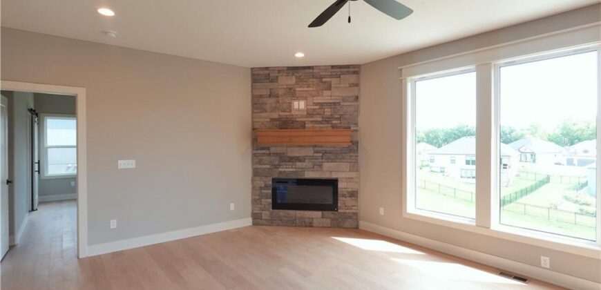 12735 N Champanel Way, Platte City, MO 64079