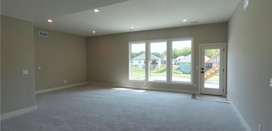 12735 N Champanel Way, Platte City, MO 64079