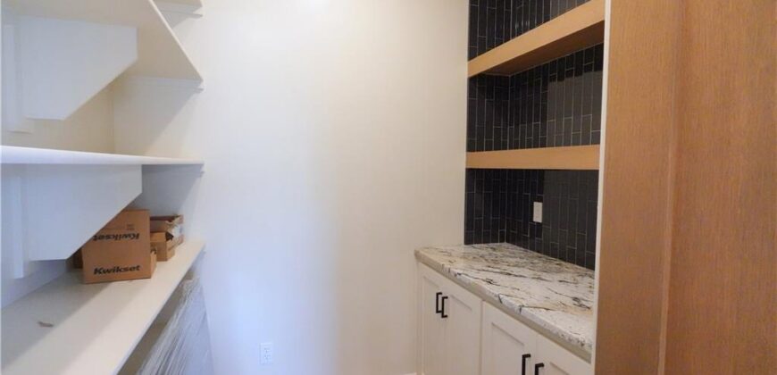 12745 N Champanel Way, Platte City, MO 64079