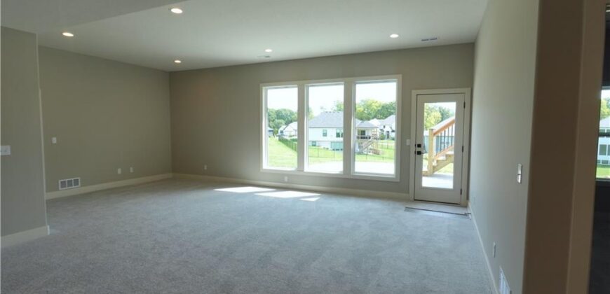 12745 N Champanel Way, Platte City, MO 64079