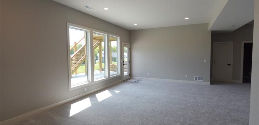 12745 N Champanel Way, Platte City, MO 64079