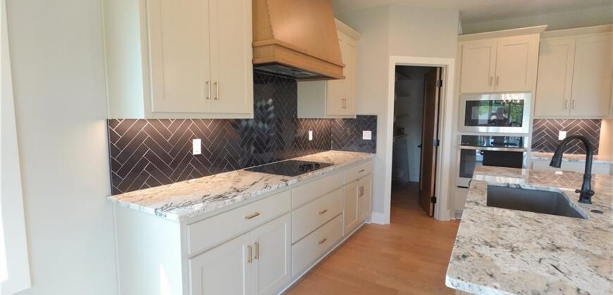 12745 N Champanel Way, Platte City, MO 64079