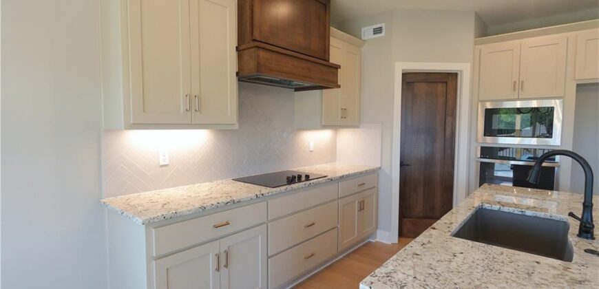 12755 N Champanel Way, Platte City, MO 64079