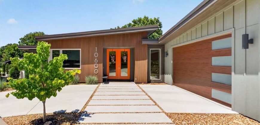 10600 Chateau Lane, Parkville, MO 64152