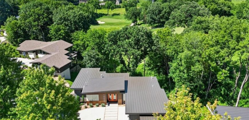 10600 Chateau Lane, Parkville, MO 64152