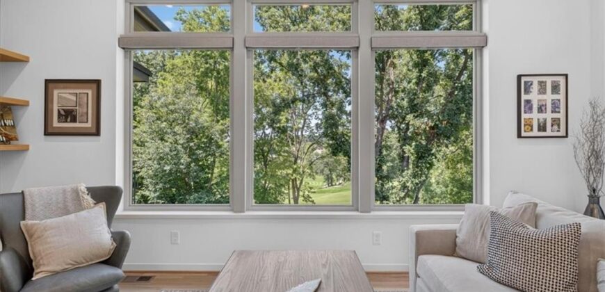 10600 Chateau Lane, Parkville, MO 64152