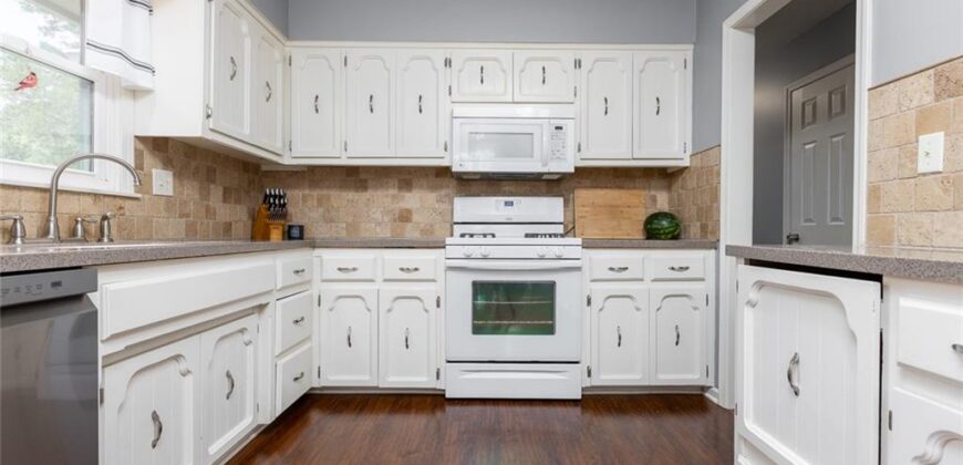 7513 W High Drive, Pleasant Valley, MO 64068