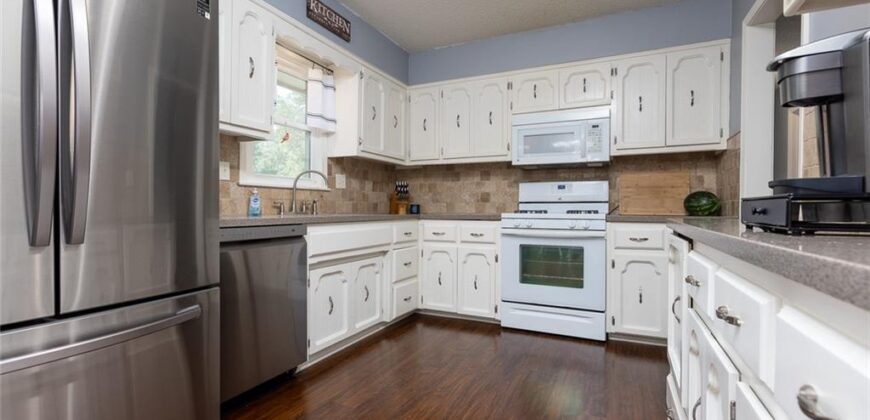 7513 W High Drive, Pleasant Valley, MO 64068