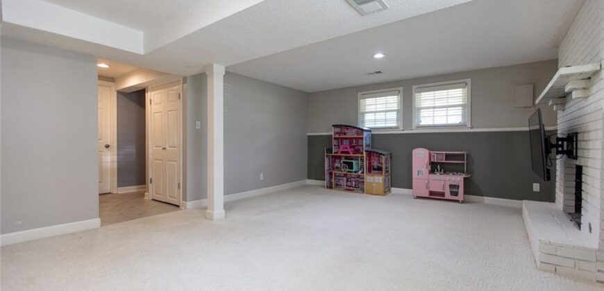 7513 W High Drive, Pleasant Valley, MO 64068