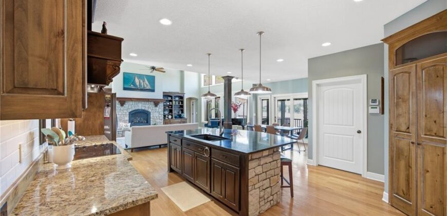 7810 NW Scenic Drive, Weatherby Lake, MO 64152