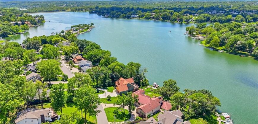 7810 NW Scenic Drive, Weatherby Lake, MO 64152