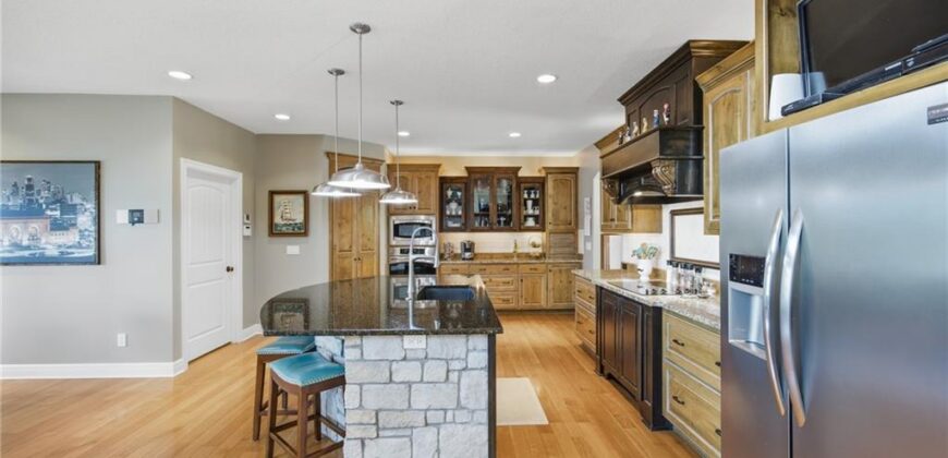 7810 NW Scenic Drive, Weatherby Lake, MO 64152