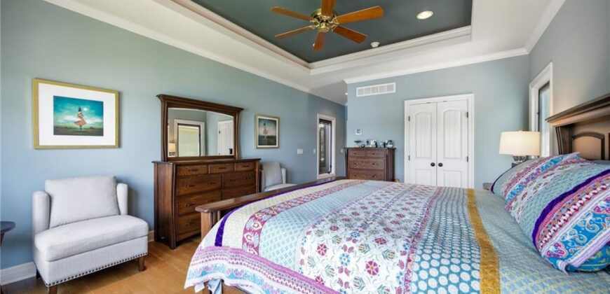 7810 NW Scenic Drive, Weatherby Lake, MO 64152