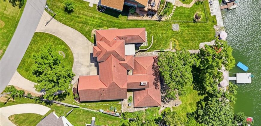 7810 NW Scenic Drive, Weatherby Lake, MO 64152
