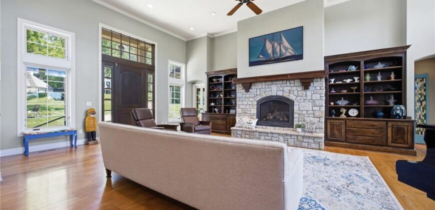 7810 NW Scenic Drive, Weatherby Lake, MO 64152