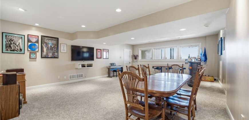 7810 NW Scenic Drive, Weatherby Lake, MO 64152