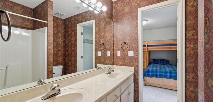 10816 N Mattox Court, Kansas City, MO 64154