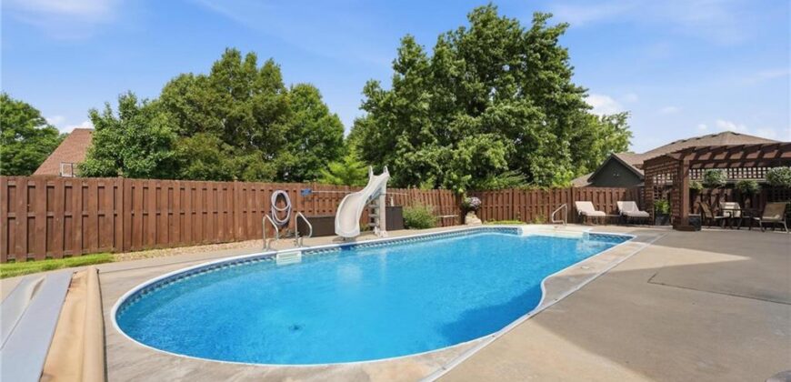 10816 N Mattox Court, Kansas City, MO 64154