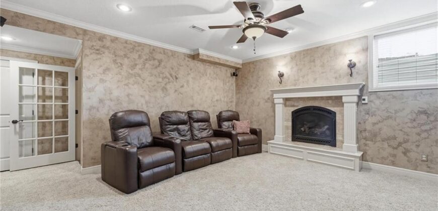 10816 N Mattox Court, Kansas City, MO 64154
