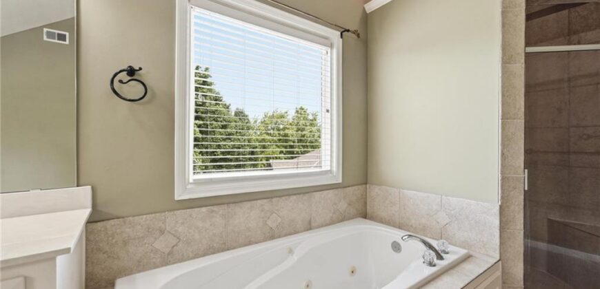 10816 N Mattox Court, Kansas City, MO 64154
