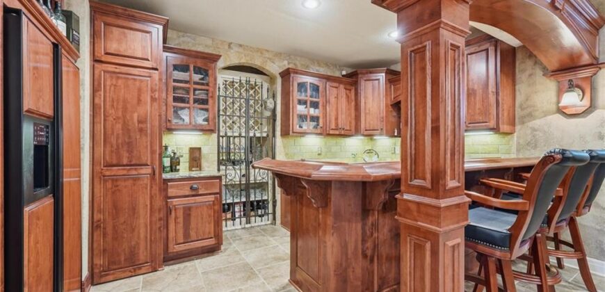 10816 N Mattox Court, Kansas City, MO 64154