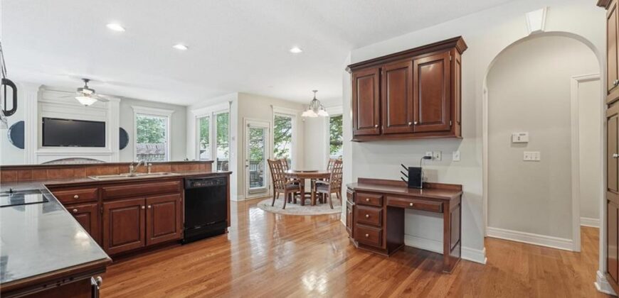 10816 N Mattox Court, Kansas City, MO 64154