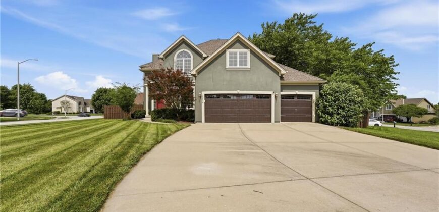 10816 N Mattox Court, Kansas City, MO 64154