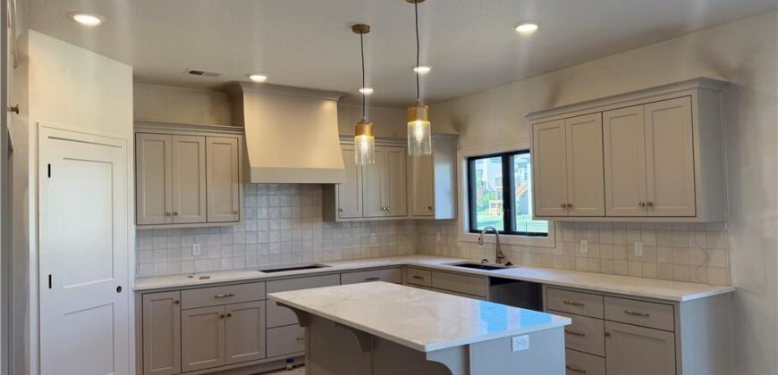 3024 NE 102nd Street, Kansas City, MO 64155