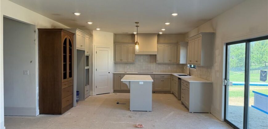 3024 NE 102nd Street, Kansas City, MO 64155