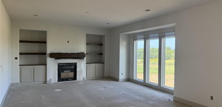 9006 N Poplar Avenue, Kansas City, MO 64156