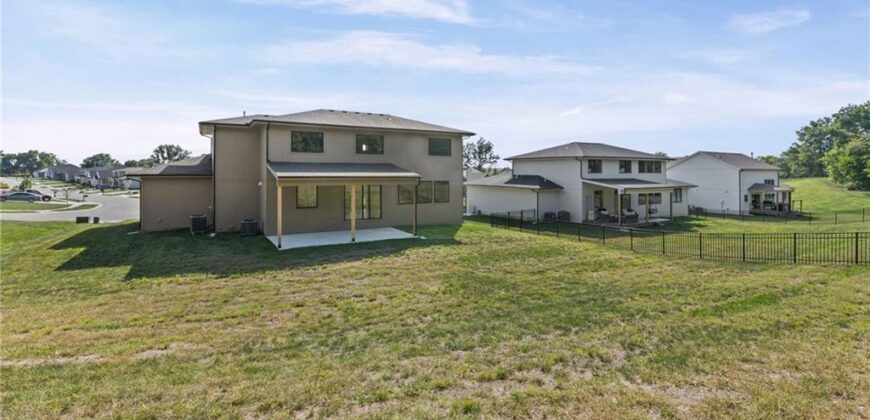 1006 Meadowbrook Drive, Kearney, MO 64060