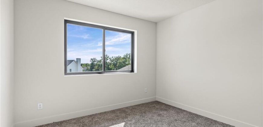 1006 Meadowbrook Drive, Kearney, MO 64060