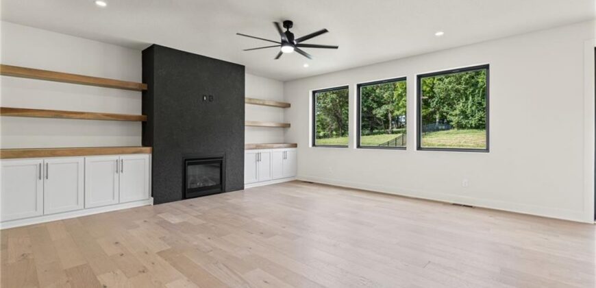 1006 Meadowbrook Drive, Kearney, MO 64060