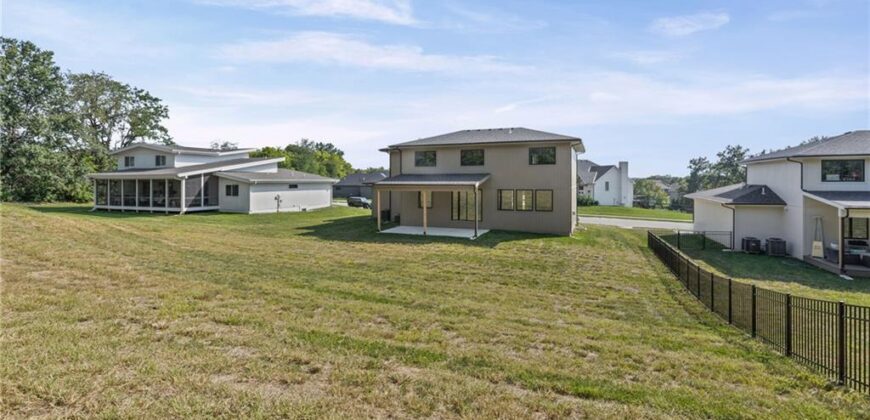 1006 Meadowbrook Drive, Kearney, MO 64060