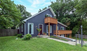 124 Johnson Road, Liberty, MO 64068