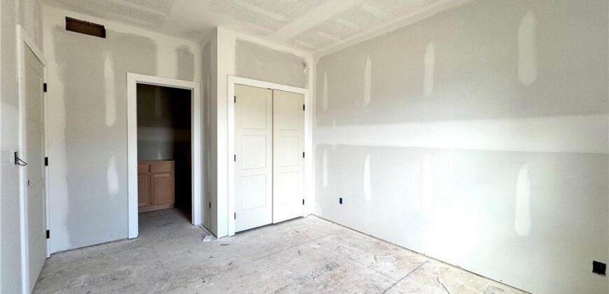 8304 NW 90th Street, Kansas City, MO 64153