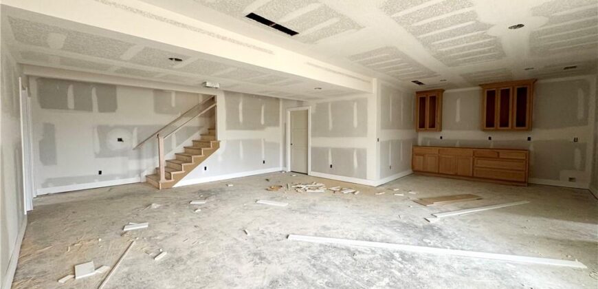 8304 NW 90th Street, Kansas City, MO 64153