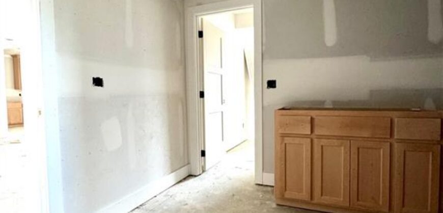8304 NW 90th Street, Kansas City, MO 64153