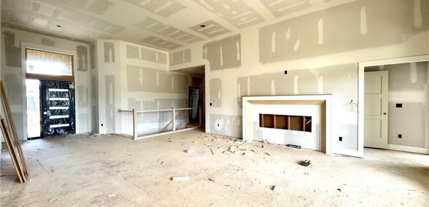 8304 NW 90th Street, Kansas City, MO 64153