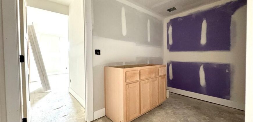 8304 NW 90th Street, Kansas City, MO 64153