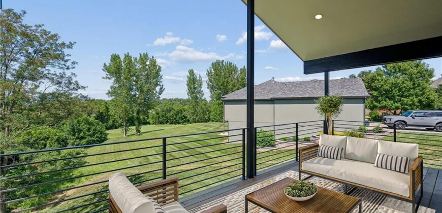 5870 Chateau Court, Parkville, MO 64152