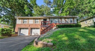 4630 NE Gladstone Avenue, Kansas City, MO 64117
