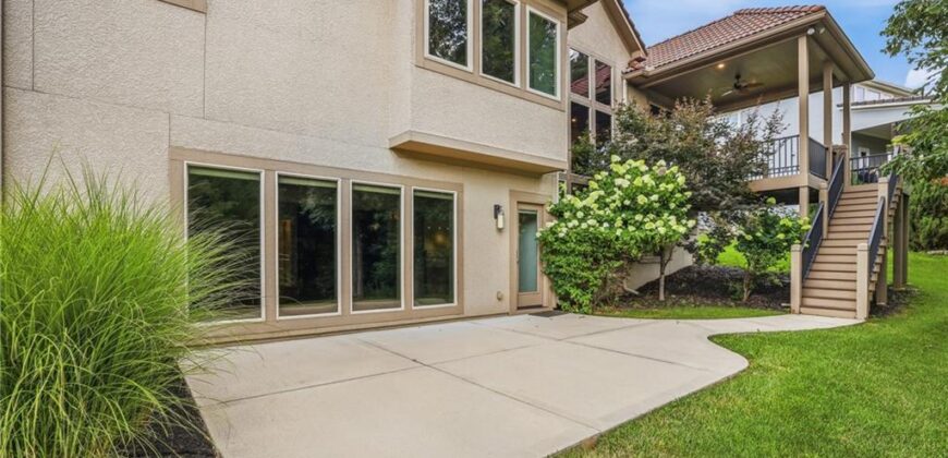 6119 Southlake Drive, Parkville, MO 64152