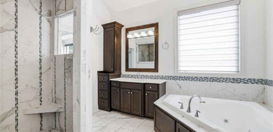 6119 Southlake Drive, Parkville, MO 64152