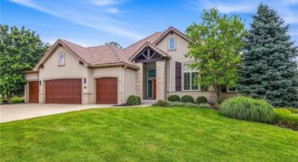 6119 Southlake Drive, Parkville, MO 64152