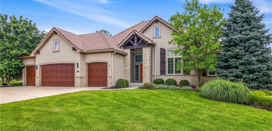 6119 Southlake Drive, Parkville, MO 64152