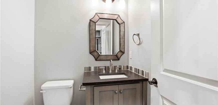 6119 Southlake Drive, Parkville, MO 64152