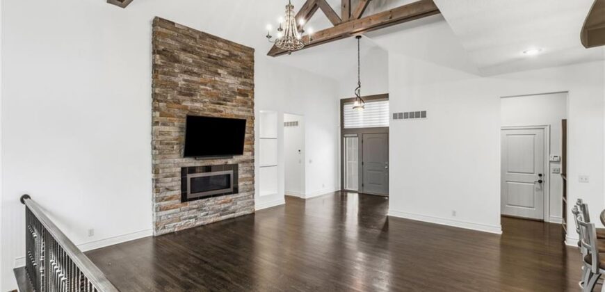 6119 Southlake Drive, Parkville, MO 64152